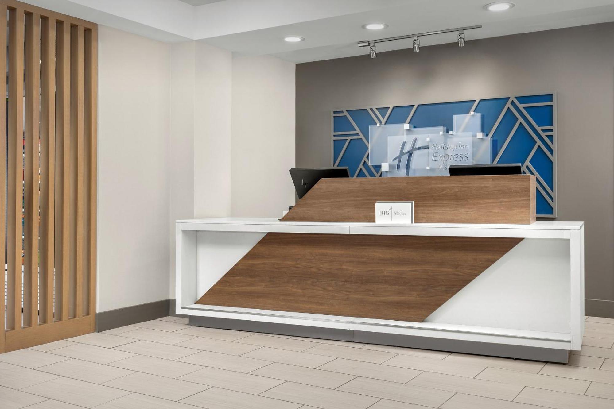 Holiday Inn Express Hotel & Suites Greensboro - Airport Area By Ihg Extérieur photo