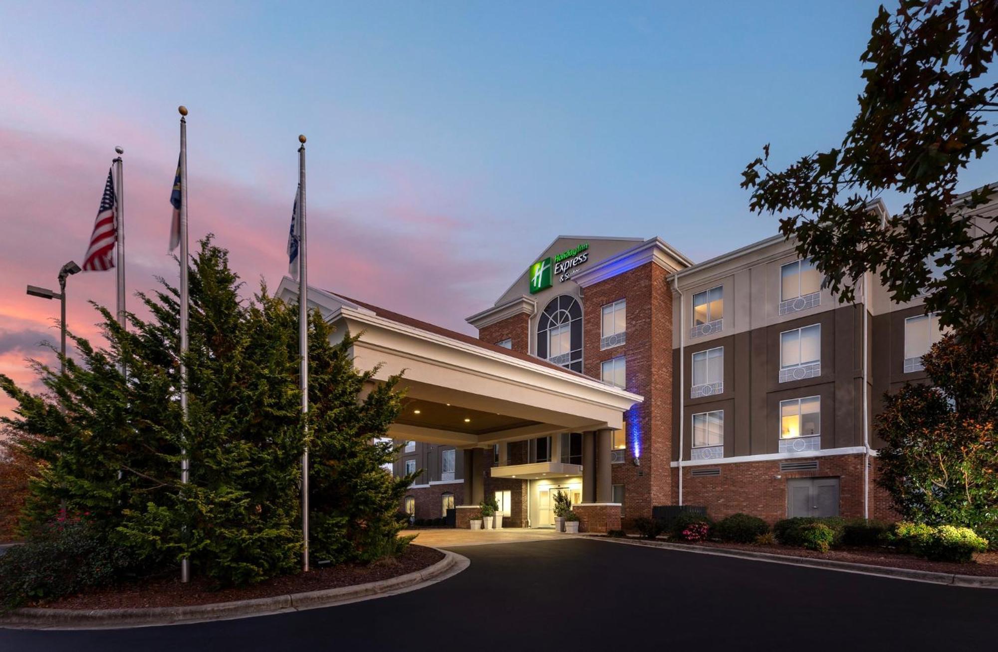 Holiday Inn Express Hotel & Suites Greensboro - Airport Area By Ihg Extérieur photo