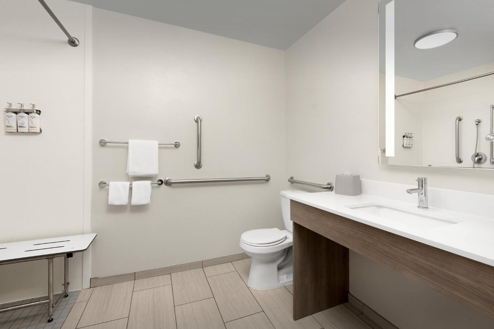 Holiday Inn Express Hotel & Suites Greensboro - Airport Area By Ihg Extérieur photo