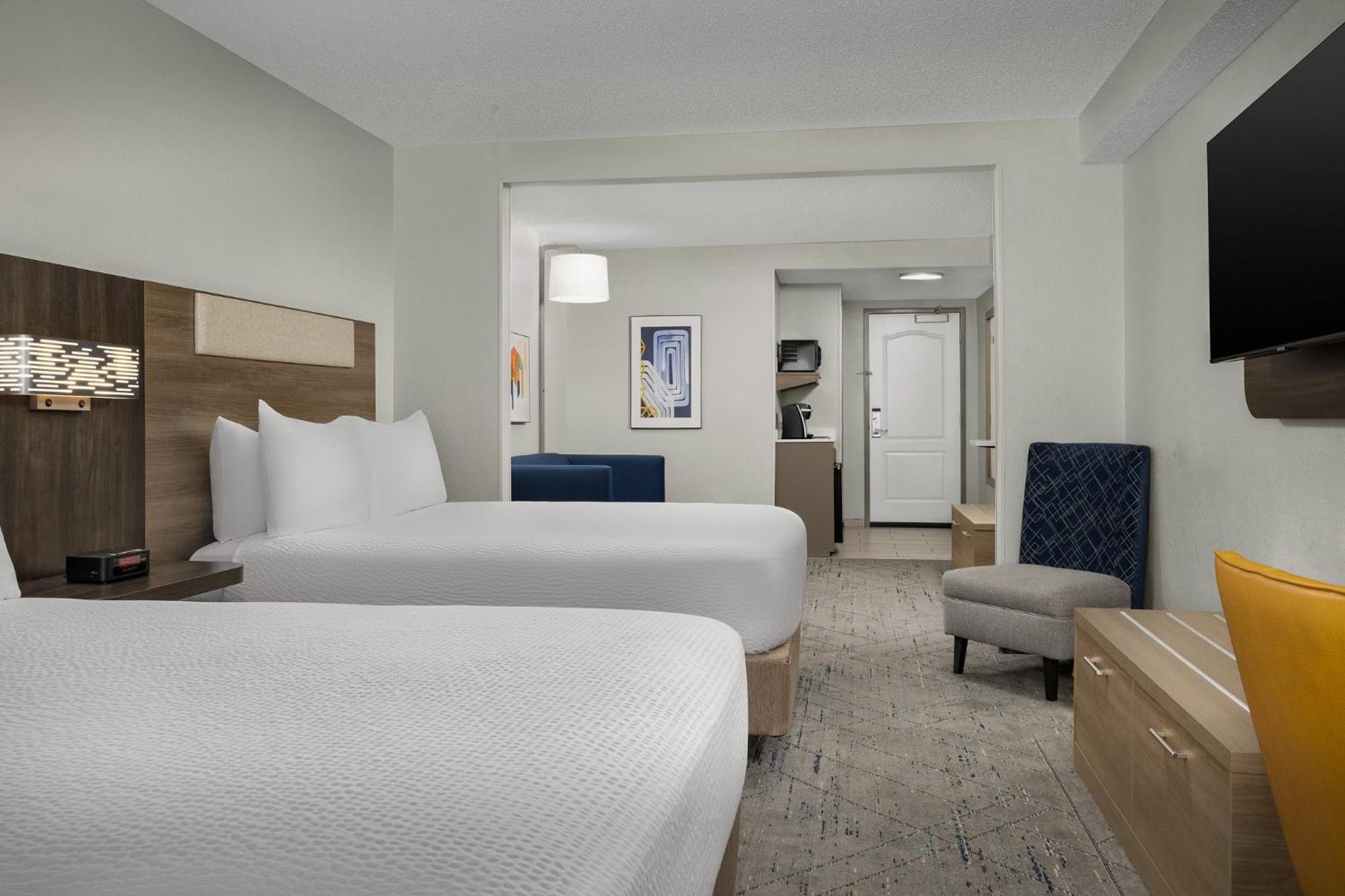 Holiday Inn Express Hotel & Suites Greensboro - Airport Area By Ihg Extérieur photo