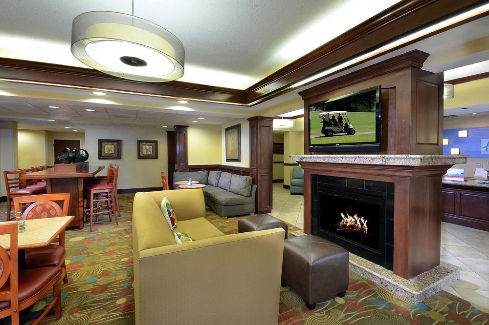 Holiday Inn Express Hotel & Suites Greensboro - Airport Area By Ihg Extérieur photo