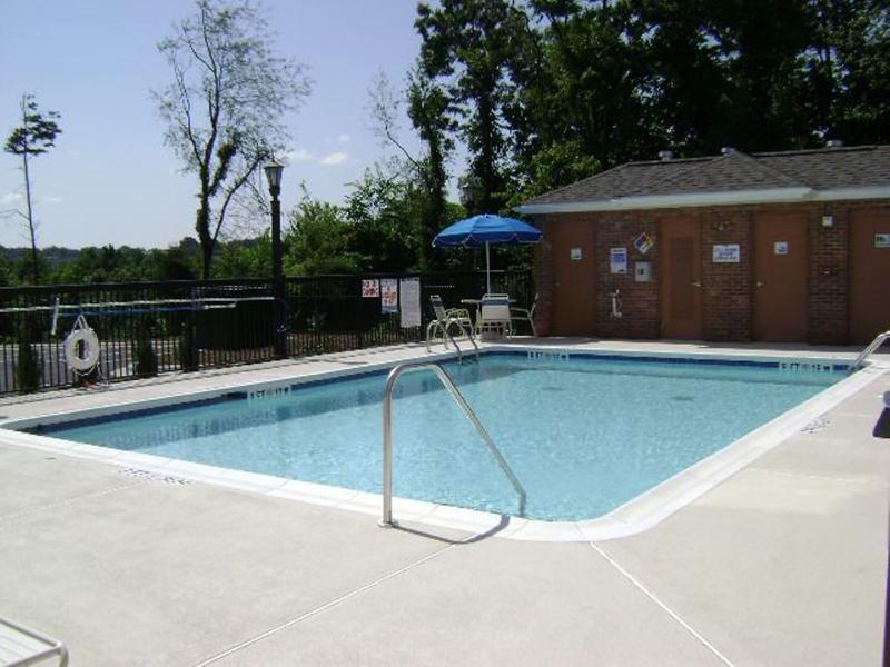 Holiday Inn Express Hotel & Suites Greensboro - Airport Area By Ihg Extérieur photo